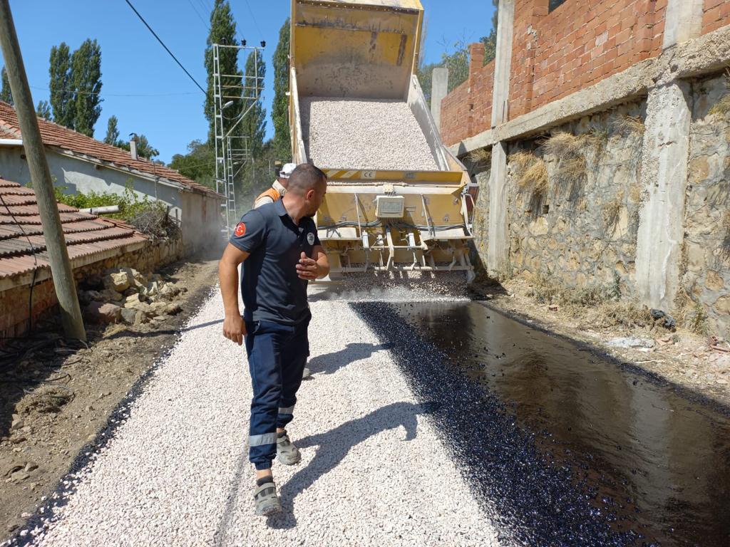 Amasya İl Özel İdaresi  Sathi Asfalt Kaplama  Çalışmaları  Devam Ediyor.