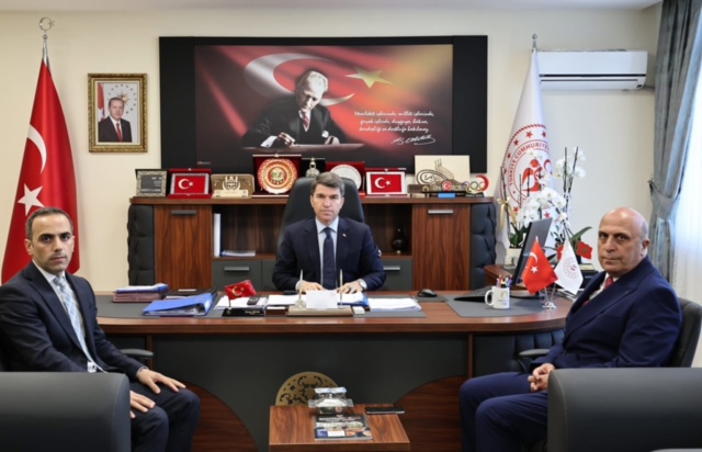 Valimiz Önder BAKAN, Gençlik ve Spor İl Müdürü Osman ERCAN'a Taziye Ziyaretinde Bulundu.